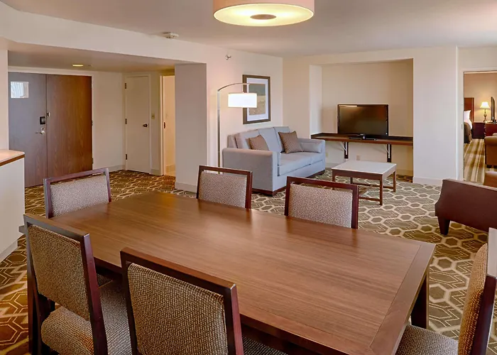 Doubletree By Hilton Downtown Hotel