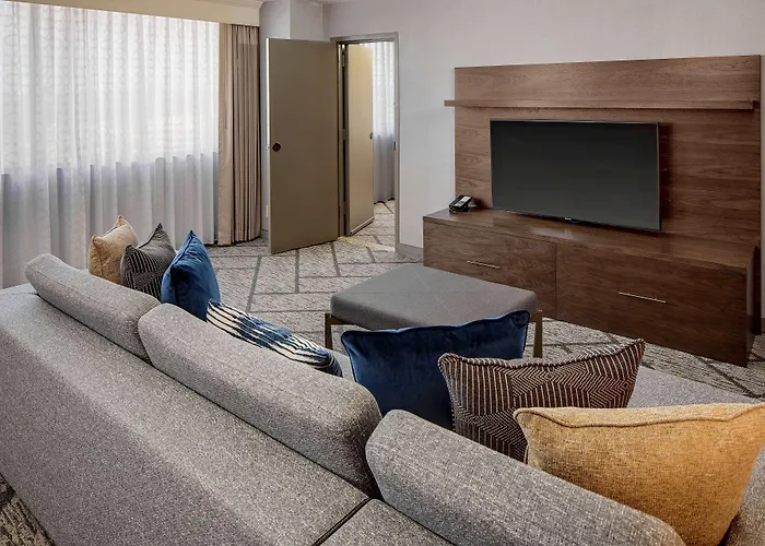 Doubletree By Hilton Downtown 4*