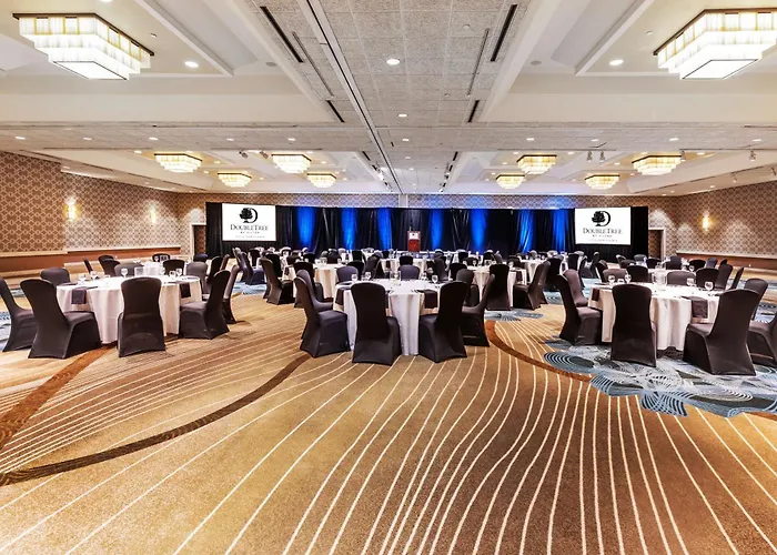 Doubletree By Hilton Downtown 4*