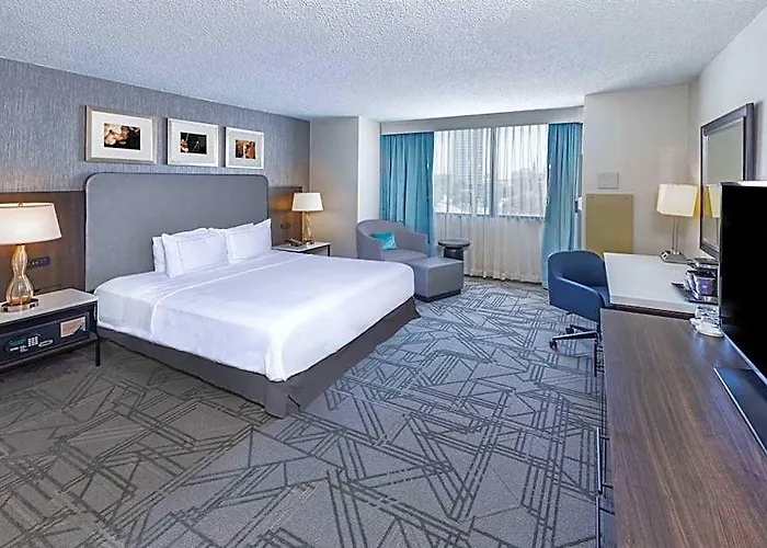Doubletree By Hilton Downtown 4*