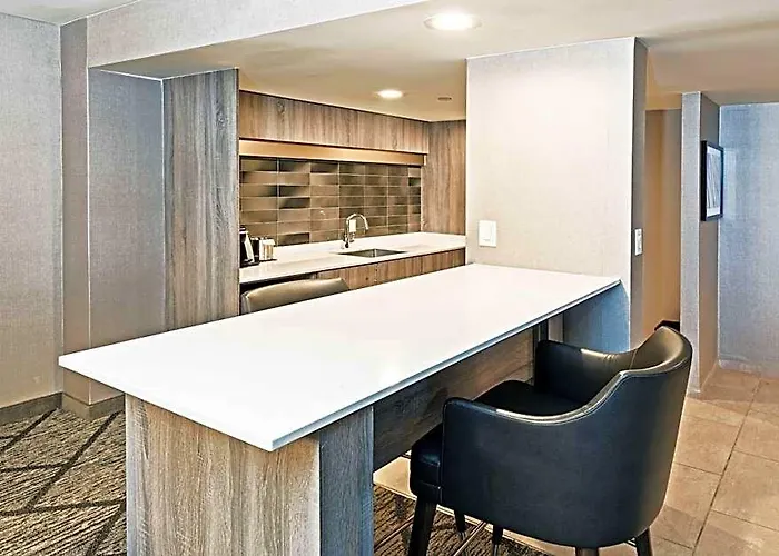 Doubletree By Hilton Downtown 4*