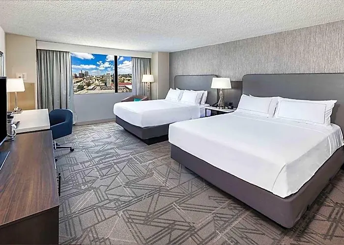 Doubletree By Hilton Downtown 4*