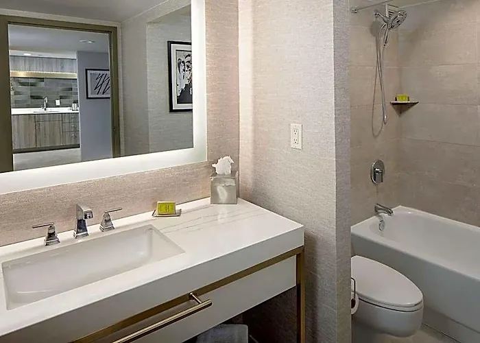 Hotel Doubletree By Hilton Downtown 4*