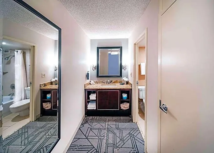 Doubletree By Hilton Downtown