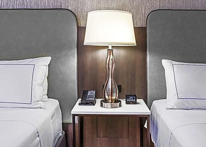 Doubletree By Hilton Downtown 4*