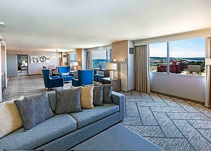 Hotel Doubletree By Hilton Downtown 4*