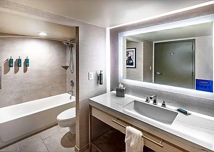 Doubletree By Hilton Downtown 4*
